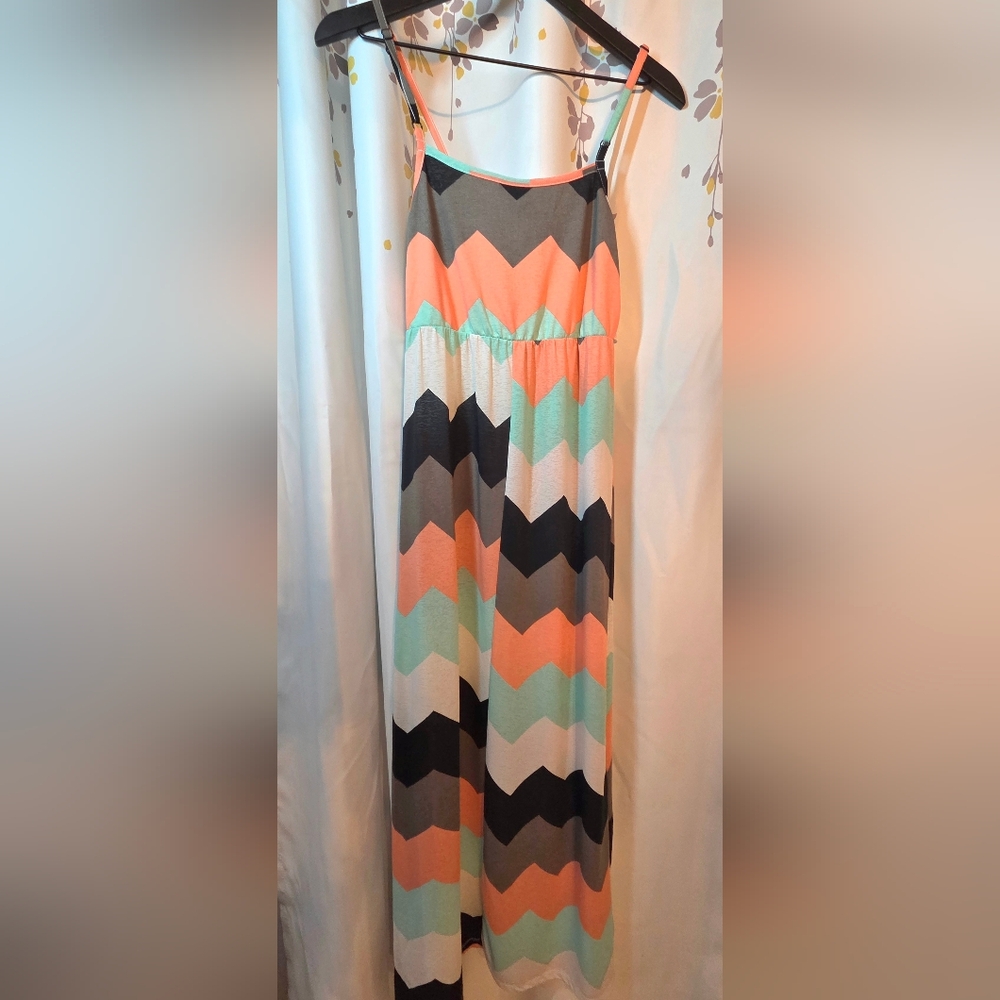 Chevron Patterned Maxi‎ Skirt-size Small - Picture 4 of 7